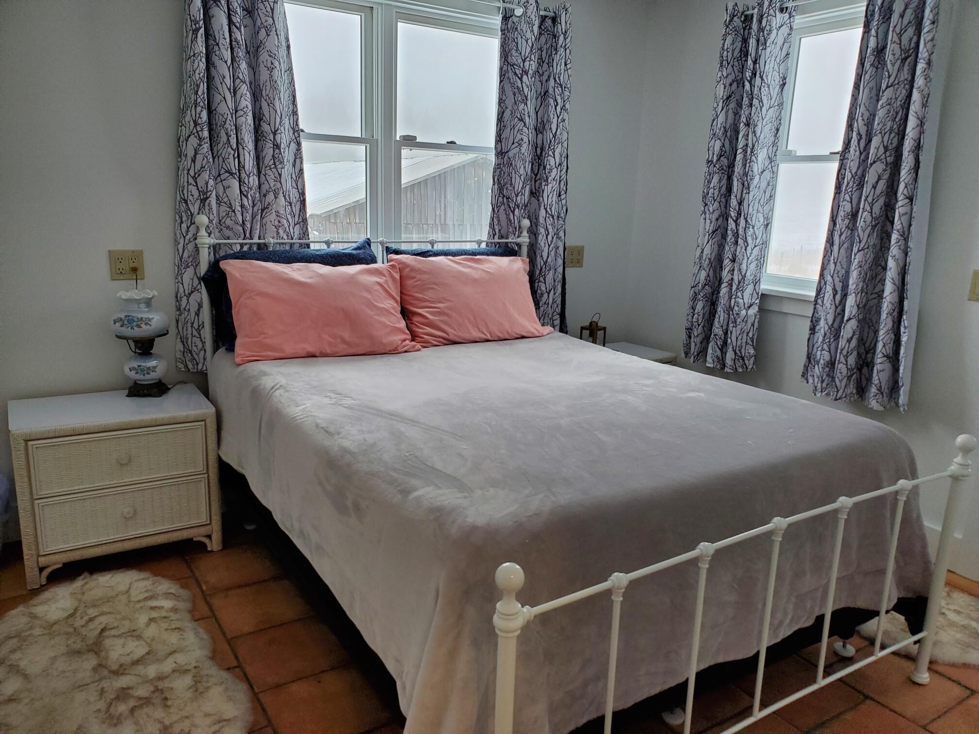 Oct Dates Open! Vintage Vermont. Stunning Mountain Views & Gracious Country Home