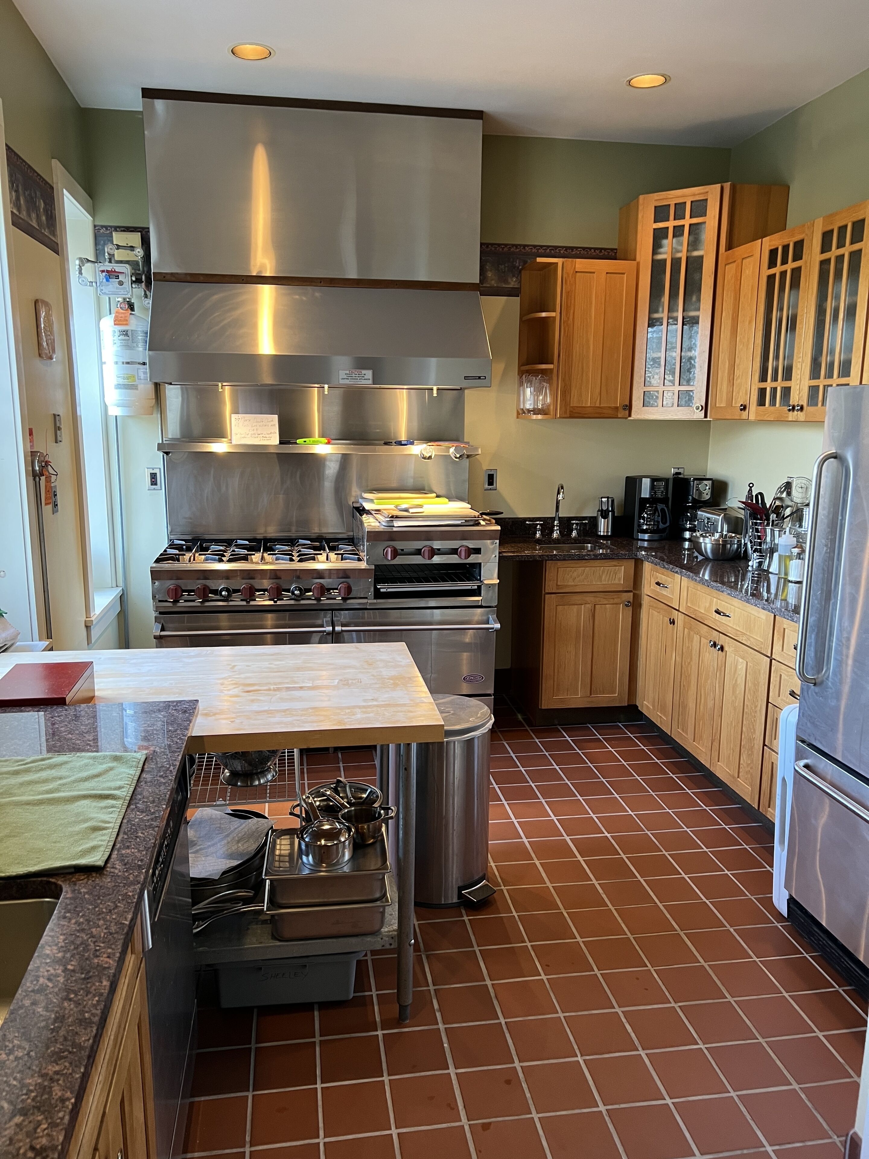 THANKSGIVING @ THE SHEELEY HOUSE circa 1830. 14+ gsts. 6bdr 4.5 Bath 