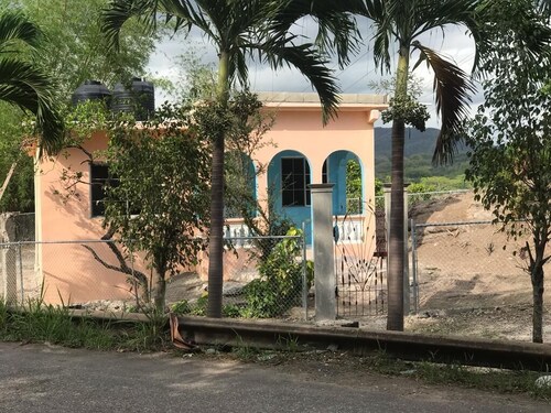 Bella's Cottage, Comfortable 2 bed house