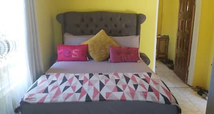 Bella's Cottage, Comfortable 2 bed house