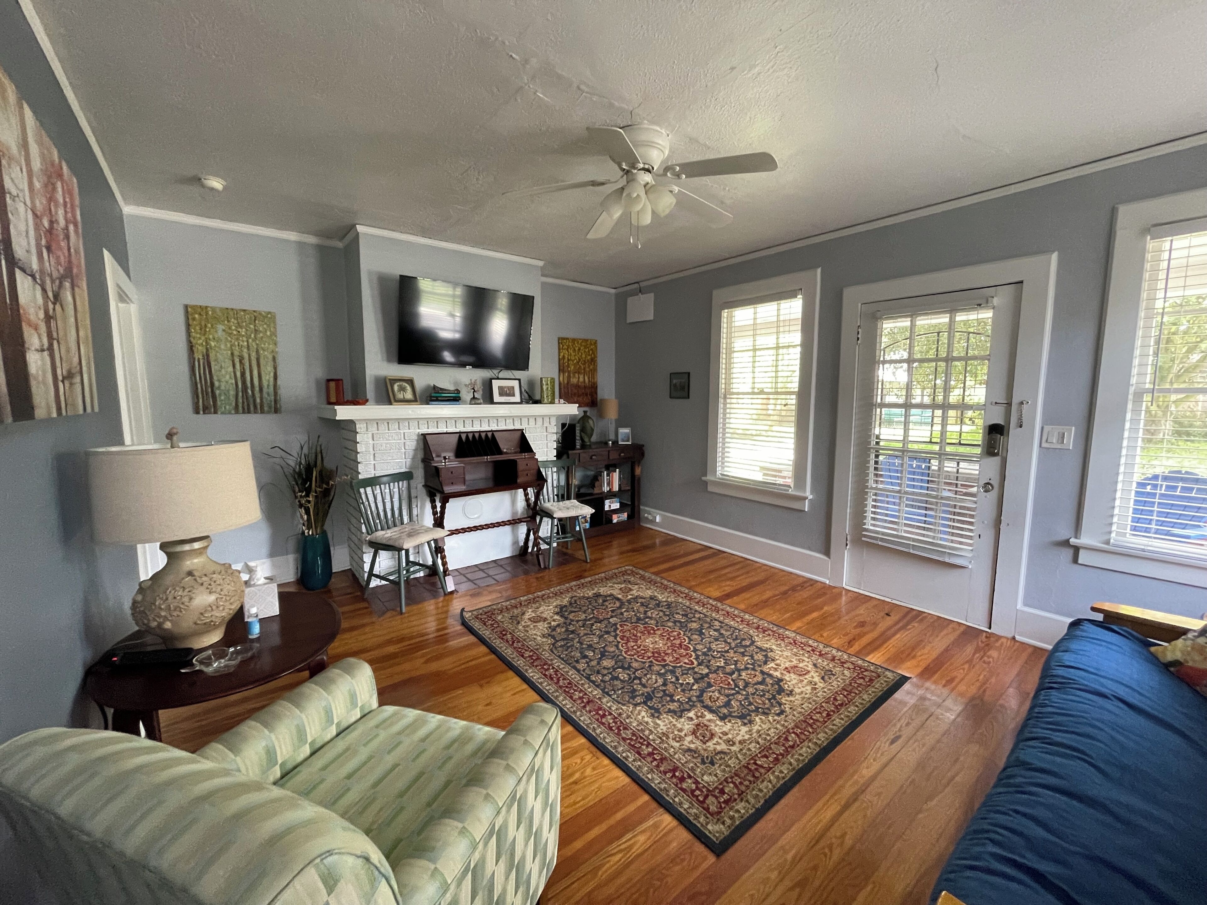 Roomy Murray Hill Couples Retreat