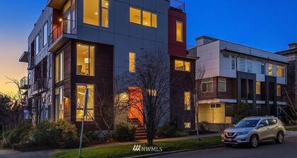 Modern 3BR/3BA Townhome - Charming Capitol Hill location