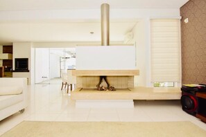 Interior - Jurerê Internacional - Mansion 200m from the beach. (Florianópolis)