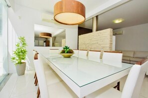 Dining - Jurerê Internacional - Mansion 200m from the beach. (Florianópolis)