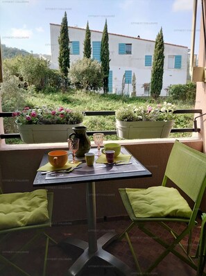 Outdoor dining - 3PA45 - Apartment with swimming pool (COLLIOURE)