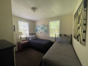 3 chambres, fer et planche à repasser, Wi-Fi gratuit, draps fournis