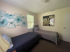 3 chambres, fer et planche à repasser, Wi-Fi gratuit, draps fournis