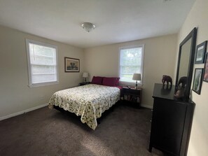 3 bedrooms, iron/ironing board, free WiFi, bed sheets