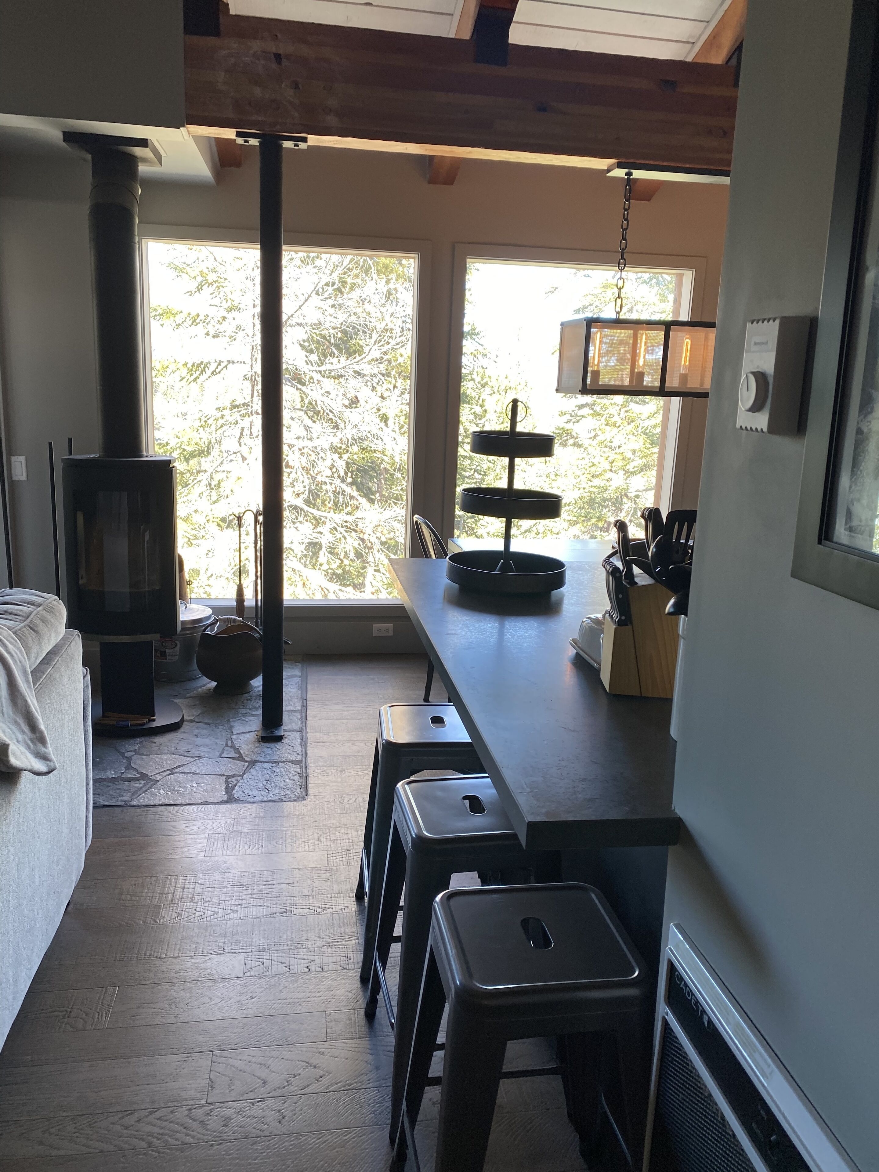 Remodeled Ski In Out Hiking & Biking 