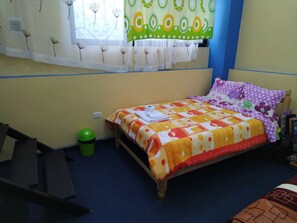 1 chambre, fer et planche à repasser, Wi-Fi gratuit, draps fournis
