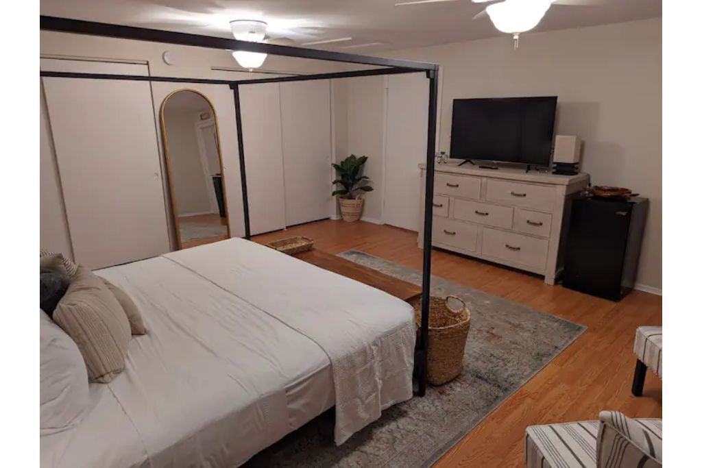 Pure Salt Villa. Lux. Pet Friendly. Guest Suite.