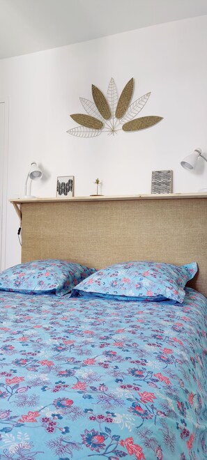 3 bedrooms, iron/ironing board, travel cot, free WiFi