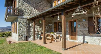 Wunderbares Ferienhaus für 8 Leute mit W-LAN, privatem Pool, TV und Innenhof