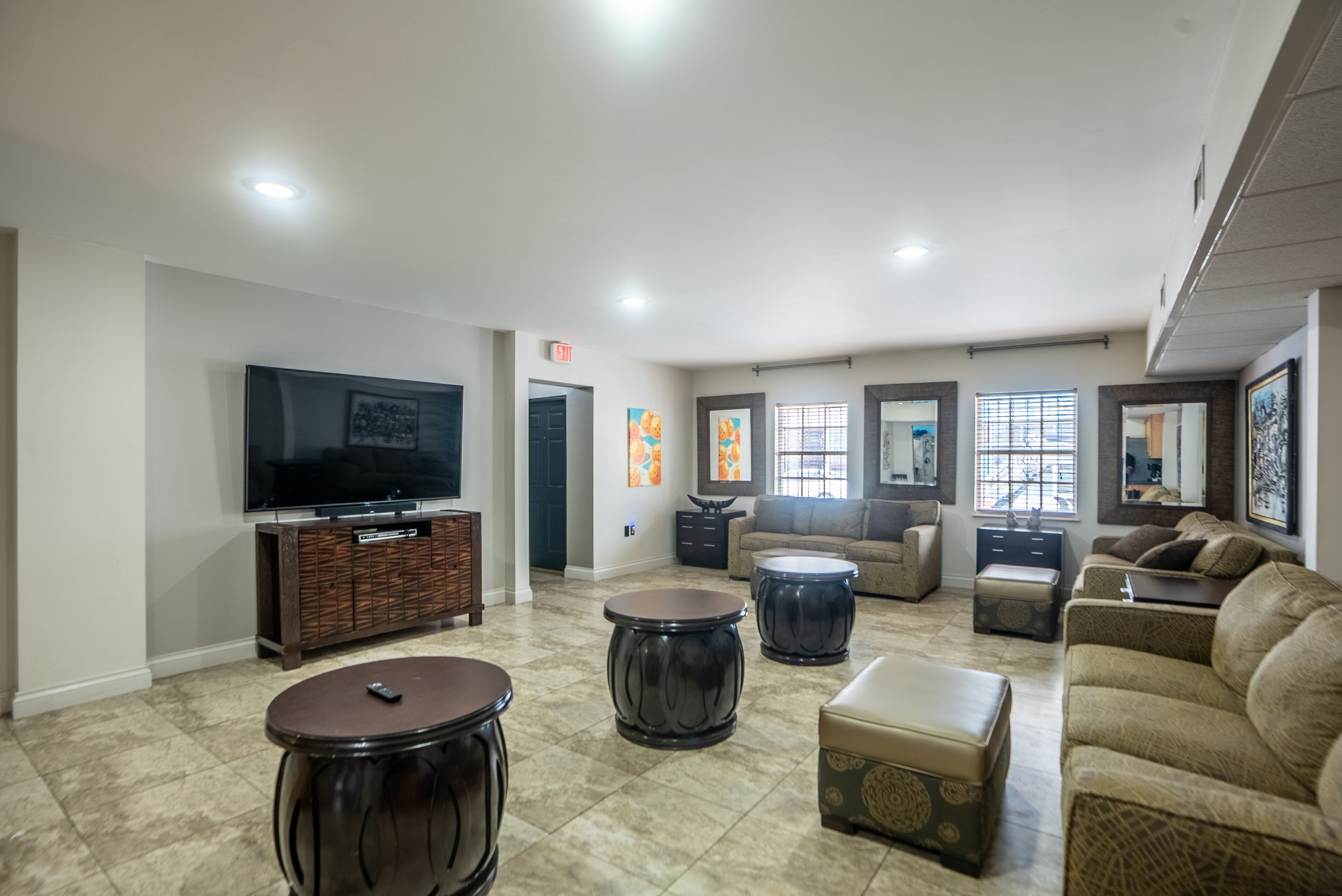 ☆Spacious & Unique☆ Luxury Estate in ♥ of Downtown