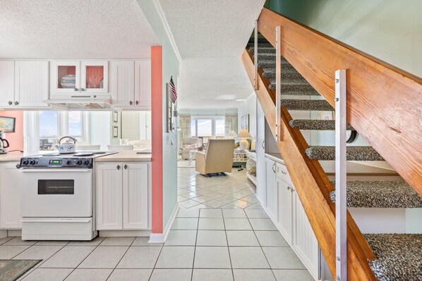 Interior - Oceanfront condo with spectacular ocean view, beach access & deck (North Myrtle Beach)