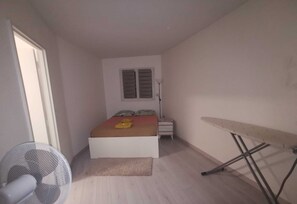 2 chambres, bureau, fer et planche à repasser, Wi-Fi gratuit