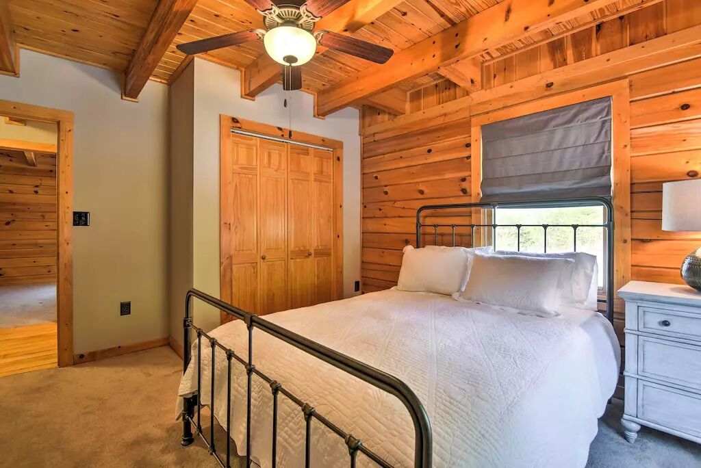 BEAUTIFUL ESCAPE | New Tazewell | LAKE+VIEWS