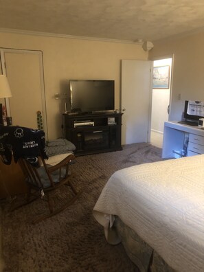 5 bedrooms, WiFi, bed sheets - Your Penn State Destination (State College)