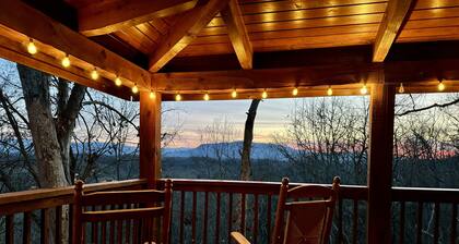 Smoky Mountain Escape, 2BR Cabin w/Loft, Hot Tub & Arcade – Private & Peaceful!