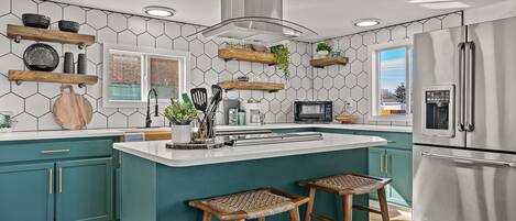 冰箱、微波炉、烤箱、炉灶