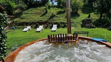 Bain à remous extérieur