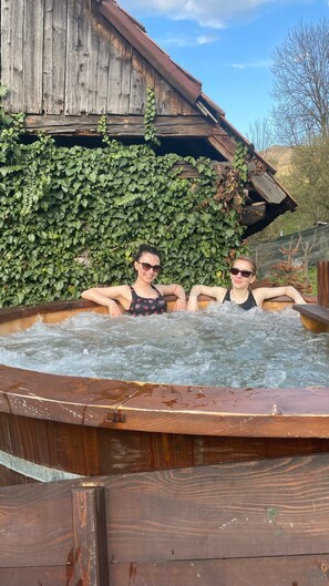 Bain à remous extérieur