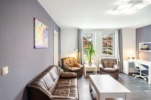 Una televisión, servicios de streaming