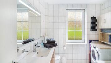 Vasca, asciugacapelli, asciugamani