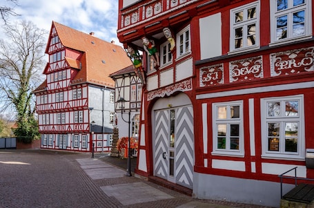 外観. Apartment 'West-Östlichen Tor' with Landmark View & Wi-Fi