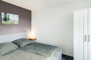 1 dormitorio, tabla de planchar con plancha, wifi gratis y ropa de cama