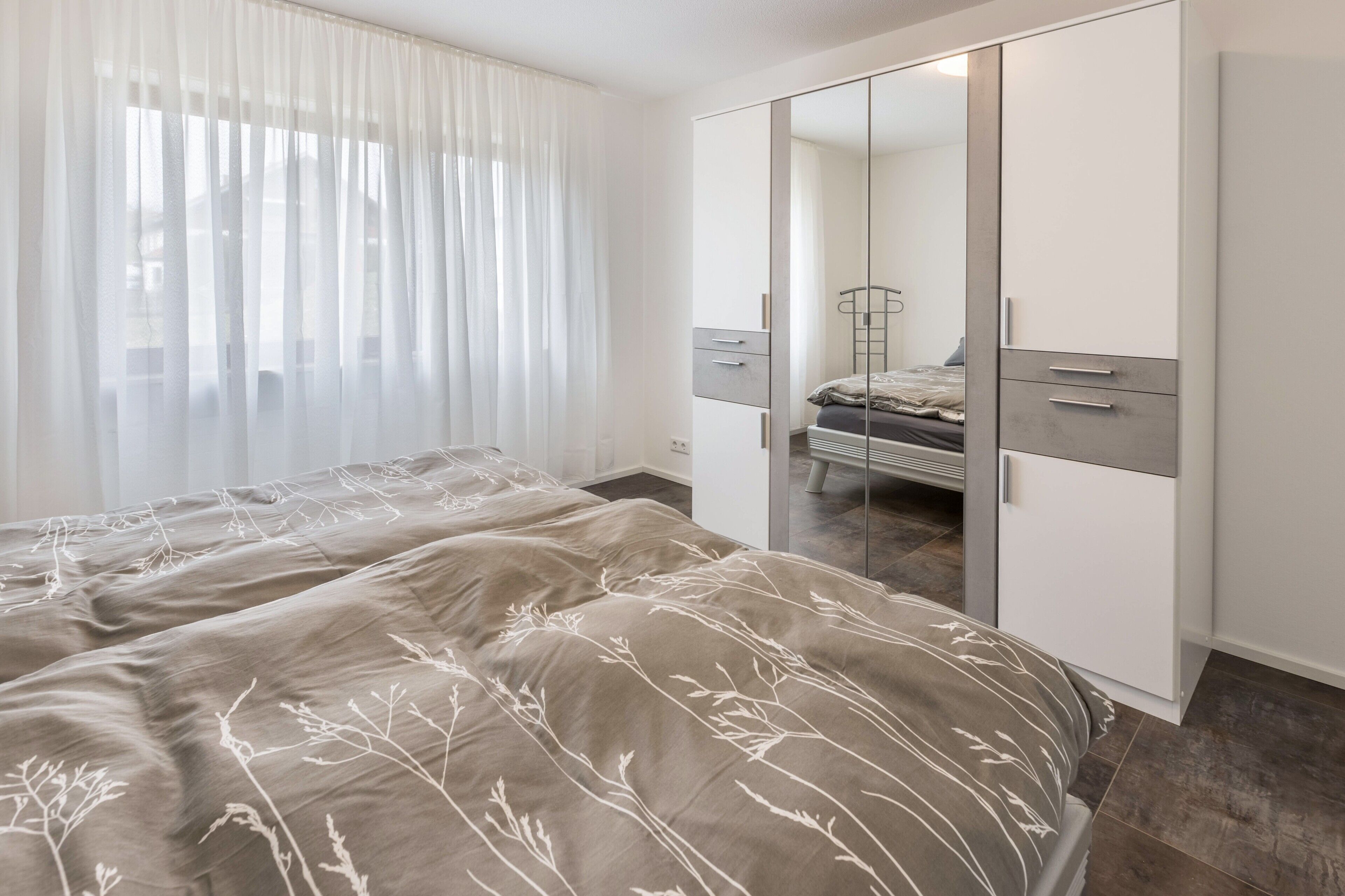 2 habitaciones, tabla de planchar con plancha y wifi gratis 