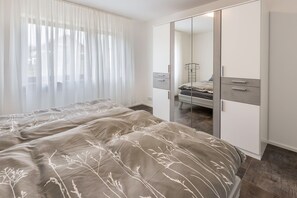 2 quartos, ferros/tábuas de passar roupa, Wi-Fi de cortesia