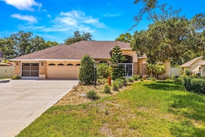 Exterior - Cozy retreat in Spring Hill, 3 beds, 3 baths w/heated Pool  and Hot Tub (Spring Hill)