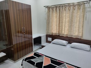 2 bedrooms - Nice North-East corner apartment with very good privacy and ample parking place (Bengaluru)