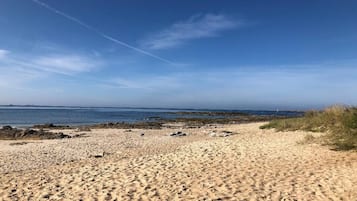 Una playa cerca
