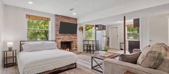 East Nashville Studio, private entrance and yard , 10 min to downtown!