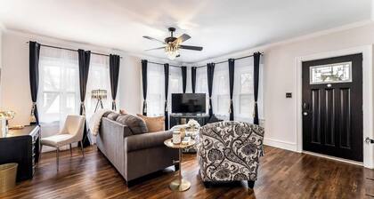 Roaring Riverside - Art Deco Luxe - 2 Kings!