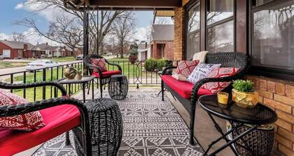 Roaring Riverside - Art Deco Luxe - 2 Kings!