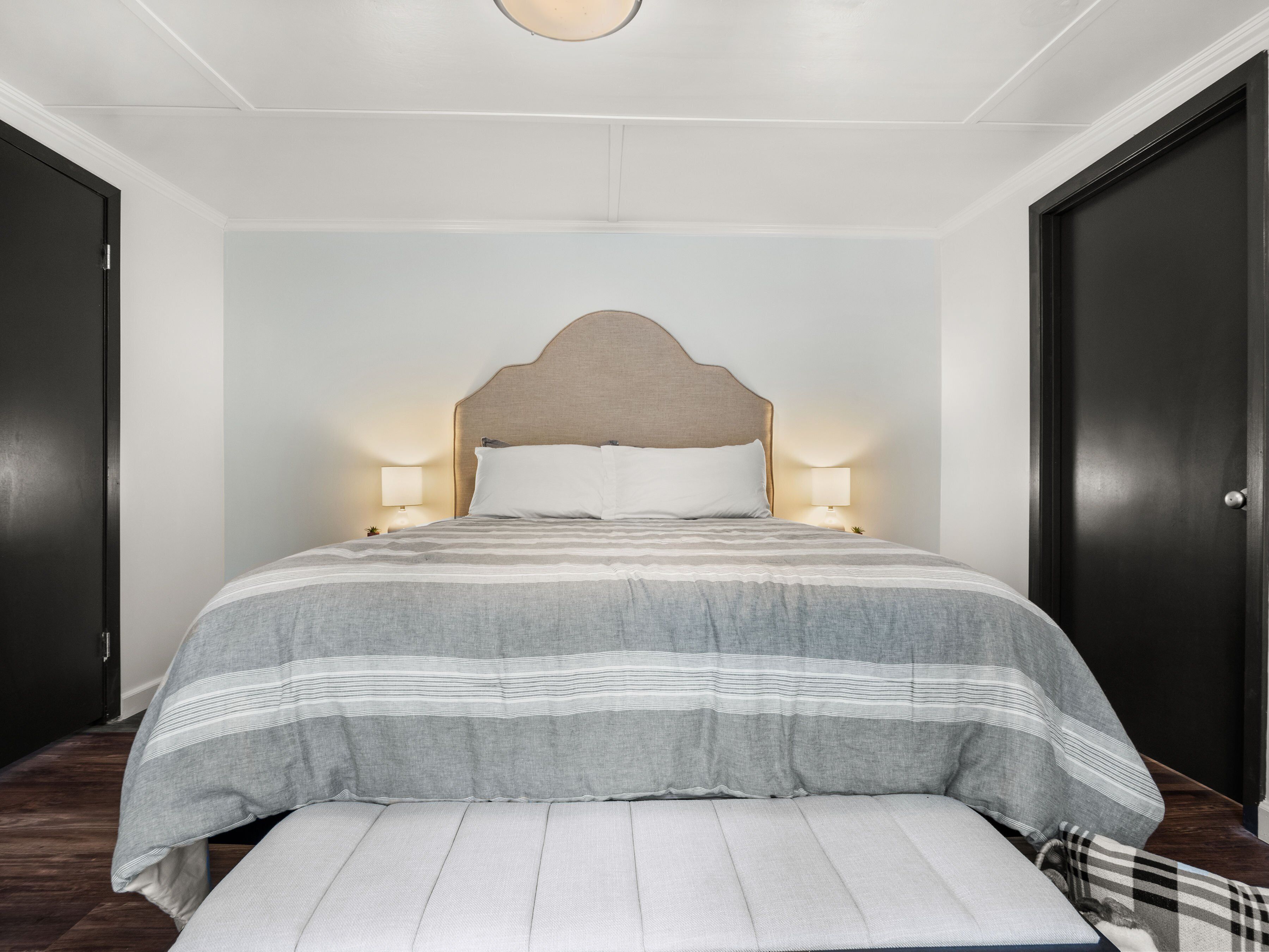 Pleasure Point Place WATERFRONT Cottage