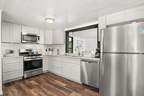 Frigorífic, microones, forn i placa de cuina