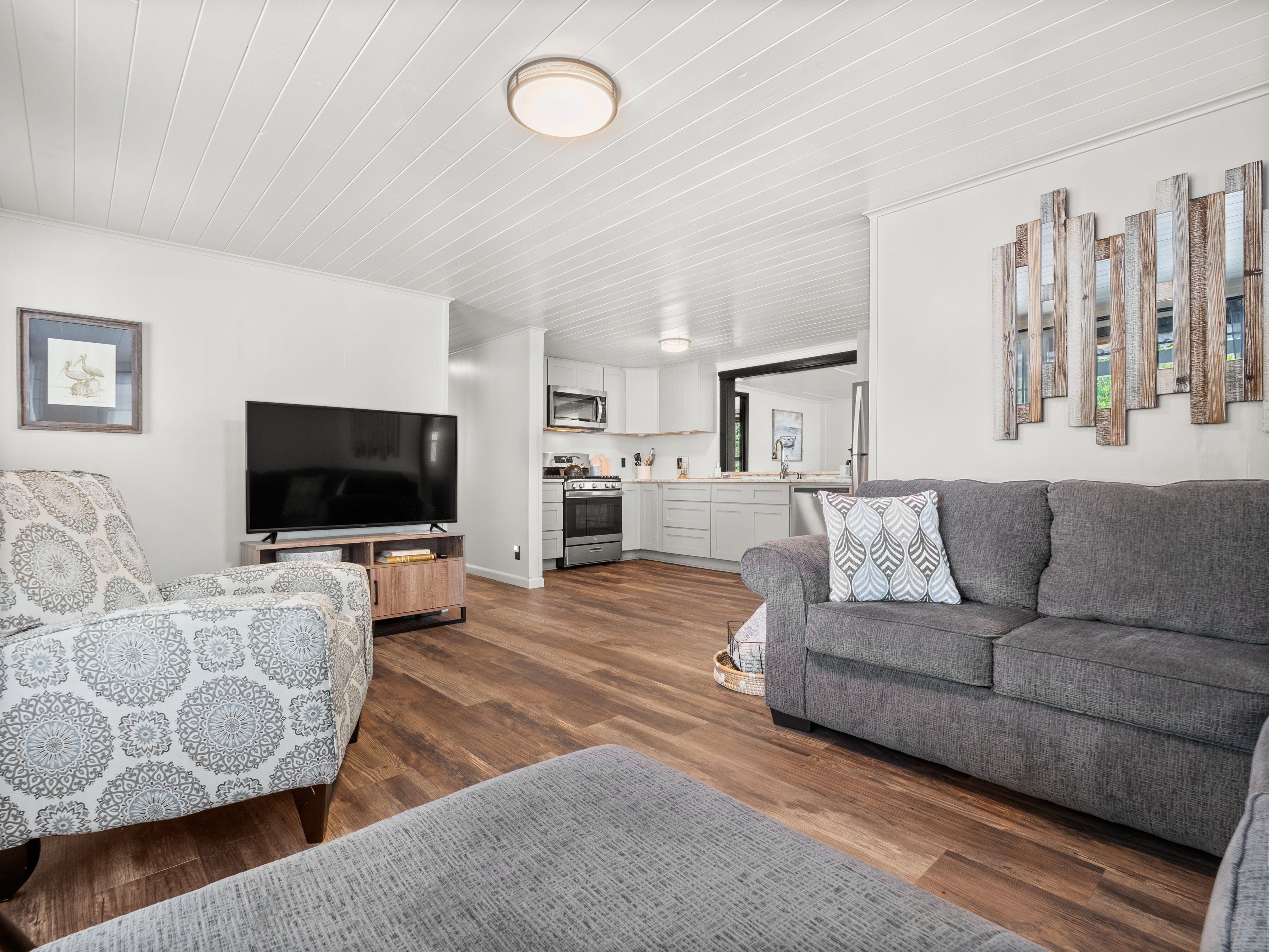 Pleasure Point Place WATERFRONT Cottage