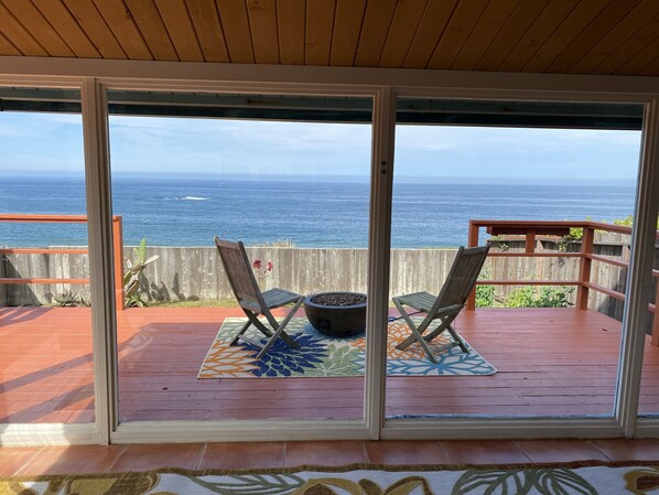 Terrace/patio - Oceanfront Oasis, Sunsets & Crashing Waves (Moss Beach)