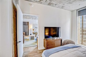 2 bedrooms, iron/ironing board, Internet, bed sheets