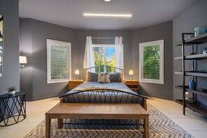 6 habitaciones, escritorio, tabla de planchar con plancha y wifi gratis 