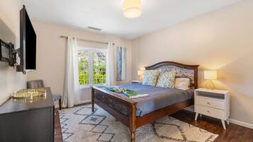 Bureau, fer et planche à repasser, lit parapluie, Wi-Fi gratuit