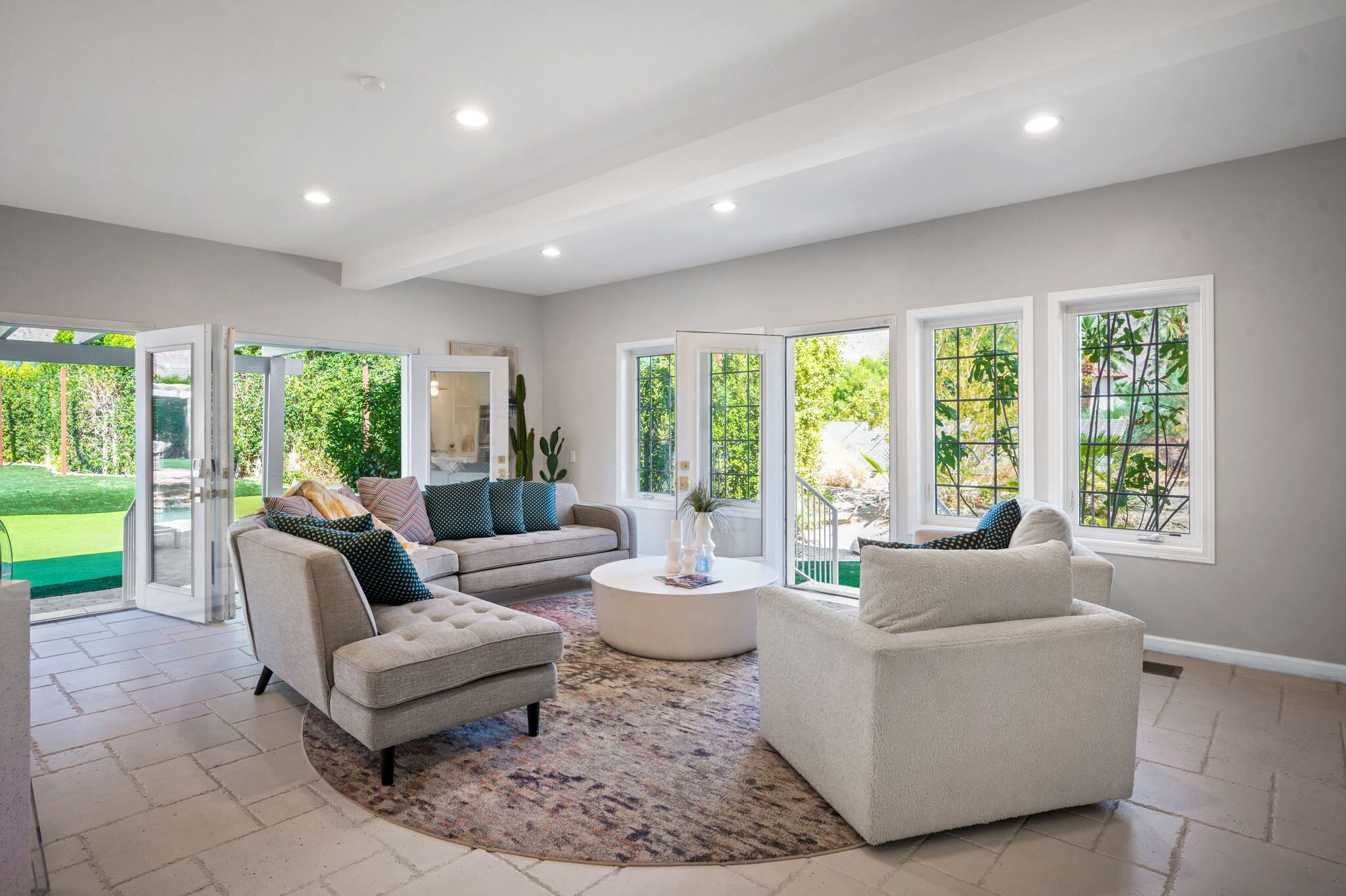 Desert Castle: 1 acre private estate, near Bighorn: Movie Theatre,Pool&Spa,Golf