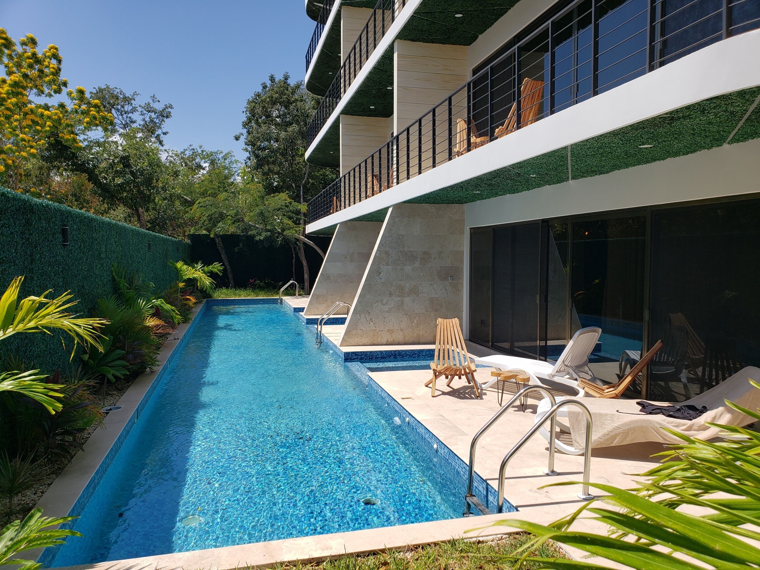 حمّام سباحة خارجي