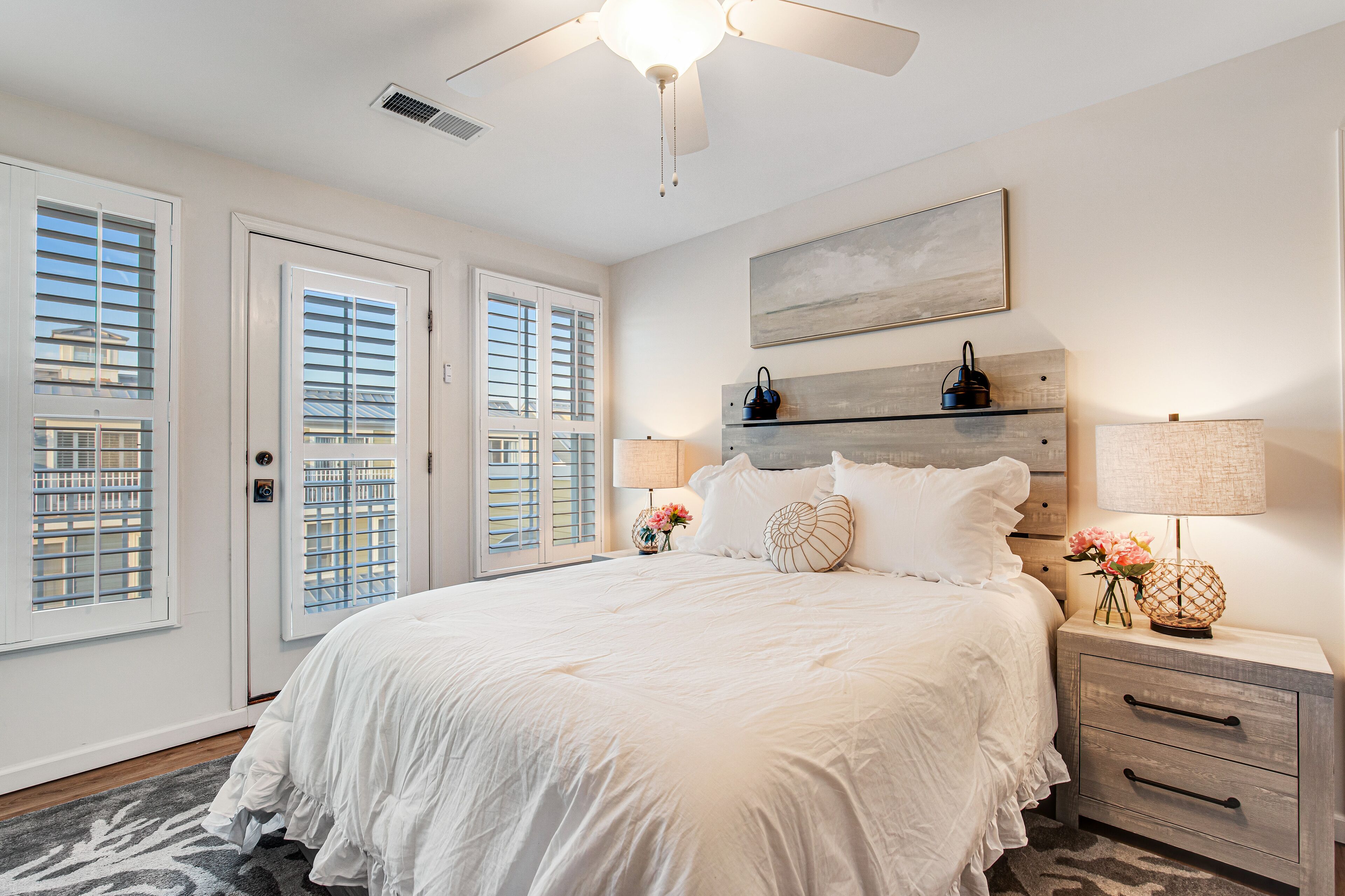 5 bedrooms, iron/ironing board, internet, bed sheets