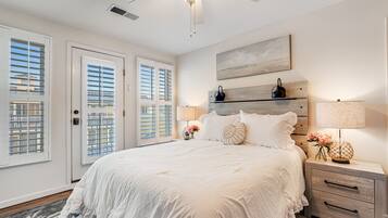 5 bedrooms, iron/ironing board, internet, bed sheets