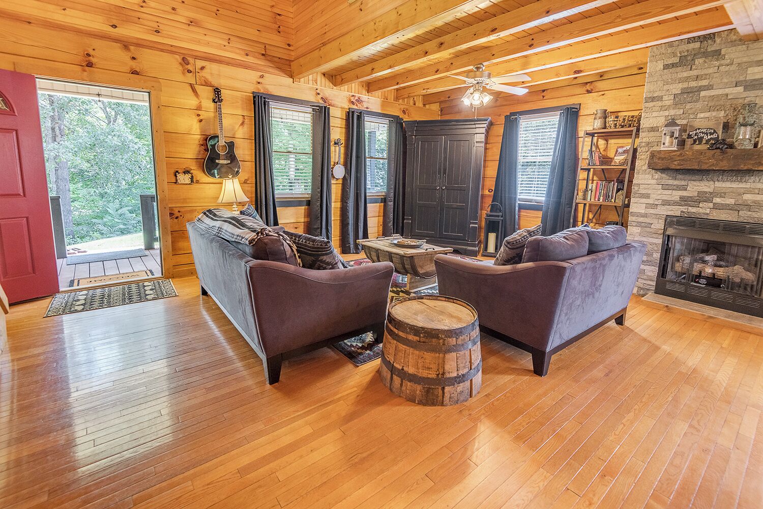 East Tennessee Woodsy Cabin Near Cherokee Lake